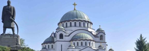 Karadjordjen-patsas-ja-Sait-Sava-katedraali-Belgrad-Serbia-Olympia