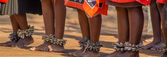 Naistanssijoiden-perinteiset-jalkahelistimet-Eswatini
