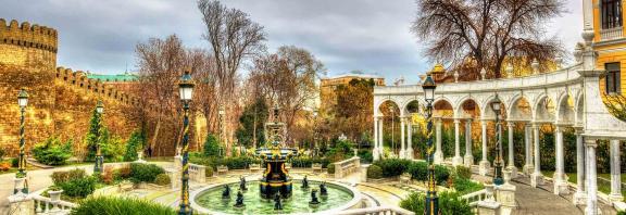 Philarmonic-puutarha-ja-historiallinen-muuri-Azerbaidzan-Olympia