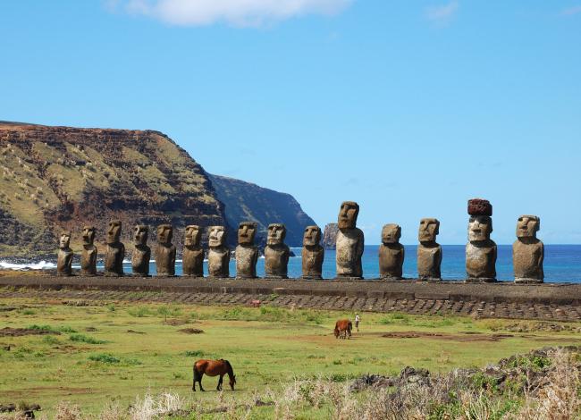 Ihmeelliset-kivimiehet-Paasiaissaari