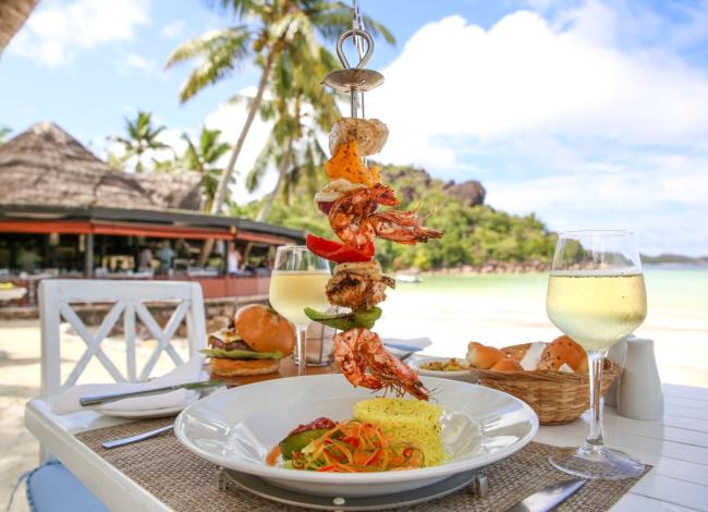 Rantaravintola Paradise Sun -hotellli Praslin, Seychellit
