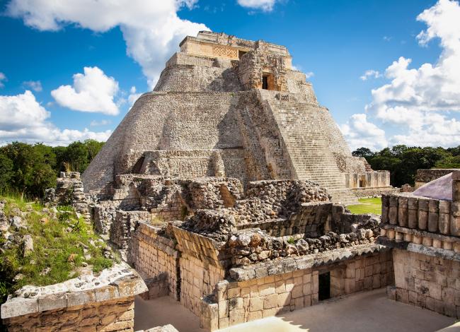 Taikurin-pyramidi-Uxmal-Meksiko