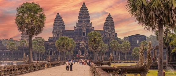 Angor-Wat-auringonlaskun-aikaan-Kambodza-Olympia