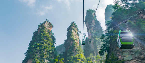 Kaapelihissi-ja-upeat-maisemat-Zhangjiajie-Kiina-Olympia