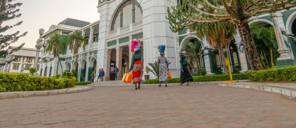 Kaunis-paarautatieasema-Maputo-Mosambik-Olympia