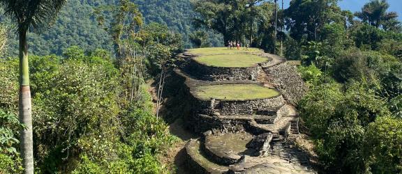 Kolumbian-kadonneen-kaupungin-keskusterassit-Ciudad-Perdida-Olympia