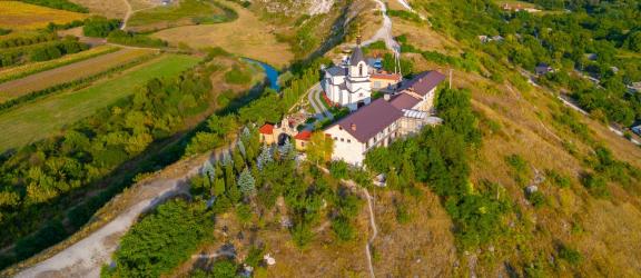 Luostari-Orheiul-Vechi-Moldova-Olympia