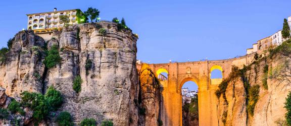 Puente-Nuevo-silta-Ronda-Andalusia-Espanja-Olympi