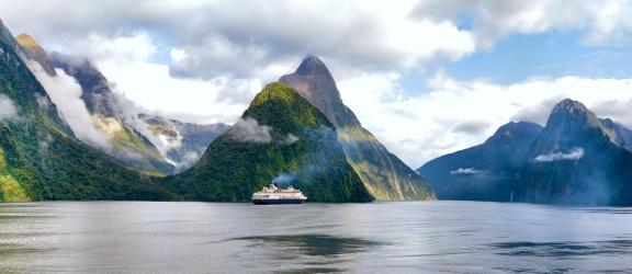 Upeat-maisemat-Milford-Sound-Uusi-Seelanti