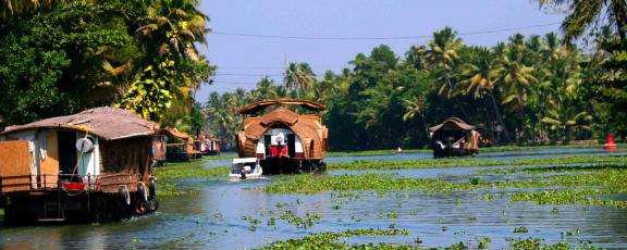 Asuntolaivoja-Kumarakom-Kerala-Intia