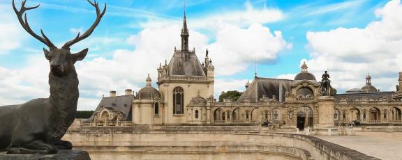 Chateau-de Chantillyn-kaunis-linna-Poissy-Ranska-Olympia-Seinen-risteily