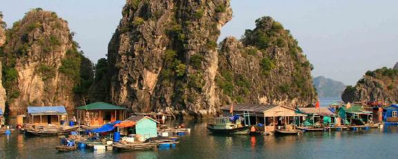 Halong-Bayn-venekansaa-Vietnam-Olympia