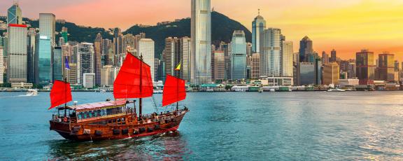 HongKong-auringonlaskun-aikaan-Olympia-Kaukomatka