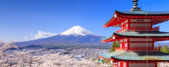 Kiyomize-temppeli-ja-Fuji-tulivuori-Kioto-Japani-Olympia
