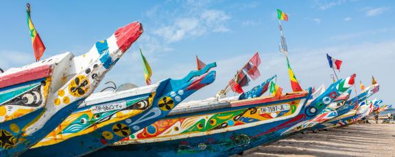 Perinteisia-kalastusveneita-Senegal-Olympia