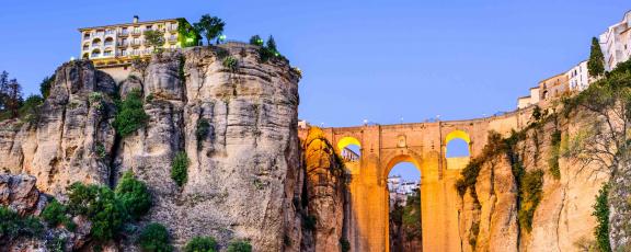 Puente-Nuevo-silta-Ronda-Andalusia-Espanja-Olympi