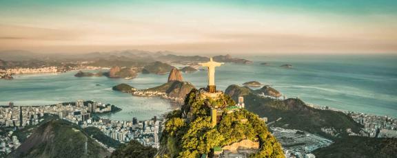Rio de Janeiron Kristus-patsas ja kaupunkimaisema Brasiliassa