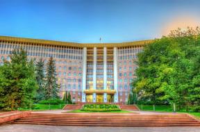 Parlamenttitalo-Chisinau-Moldov