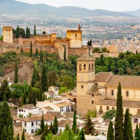 Alhambran-yleiskuvaa-Granada-Espanja-Olympia-Kaukomatkat