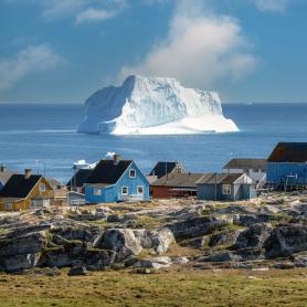 Jaavuori-kaupungin-edustalla-Ilulissat-Gronlanti-Olympia