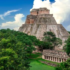 Uxmal-pyramidi-Meksiko-Olympia