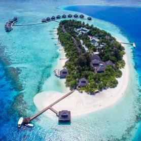 Adaaran Club -hotelli saarella Rannalhissa Malediiveilla