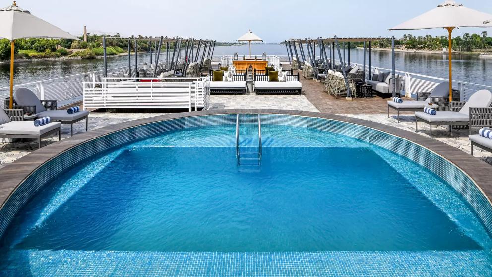 Allas-alue-Ms-Movenpick-Darakum