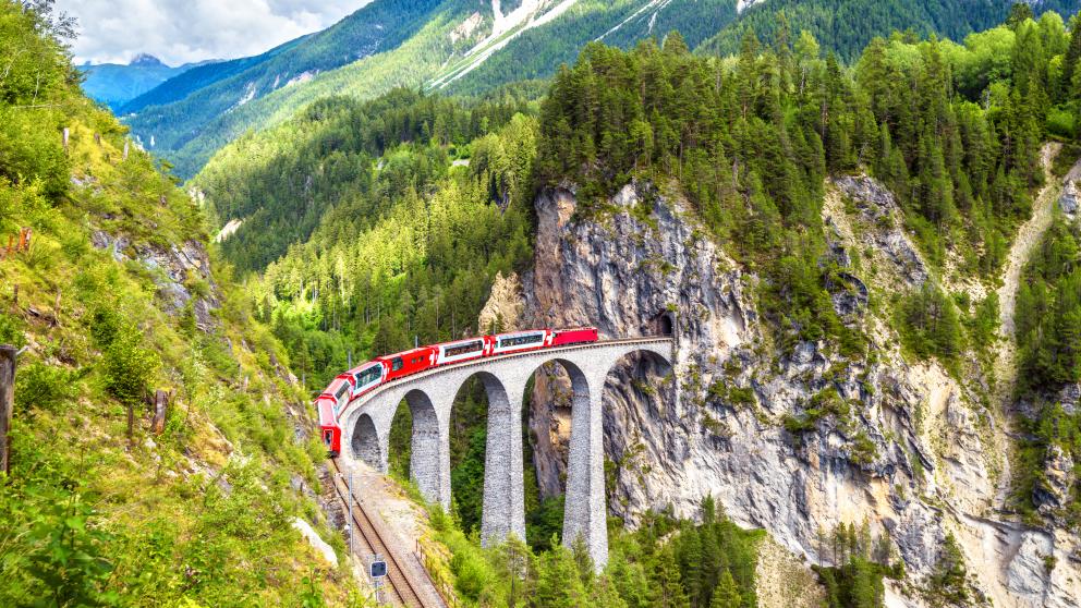 Bernina-Express-Sveitsista-Italiaan-kansikuva